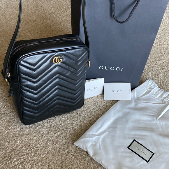 Gucci Black GG Marmont Messenger Crossbody Bag - Picture 2 of 7